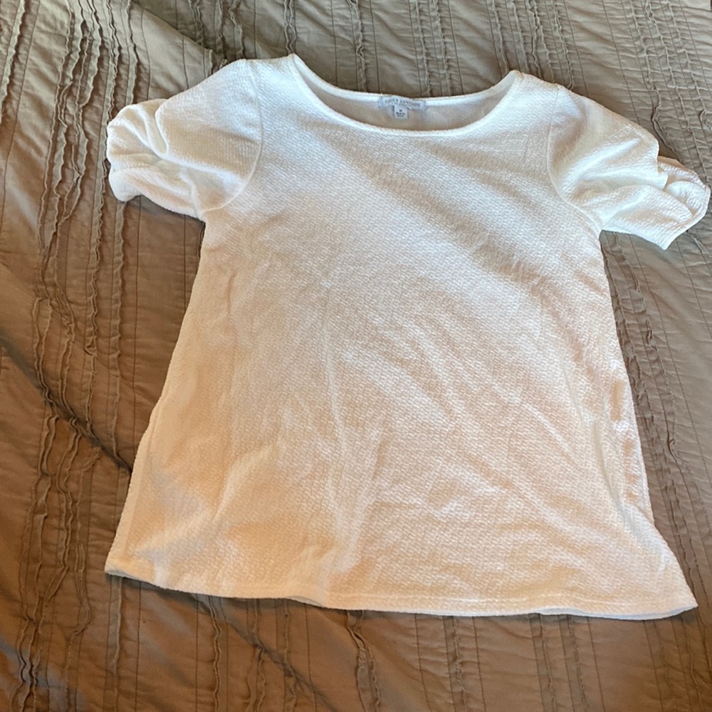 Green Envelope short sleeve top. Cinched at end of sleeves.